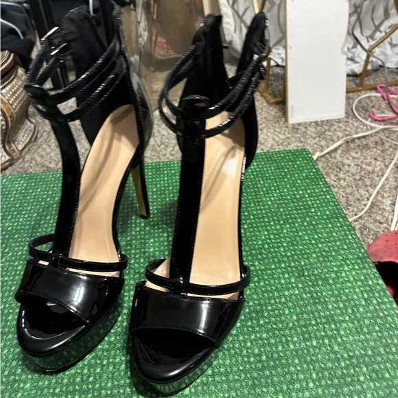 Shoes - Elegant Black Strappy Heels
